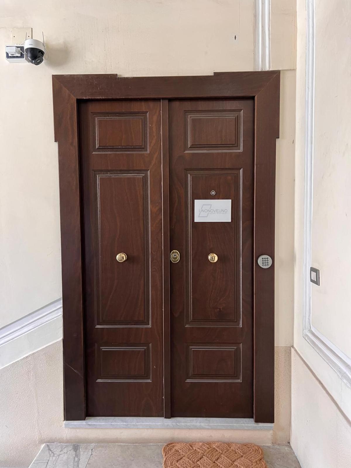 Unonoveuno Luxury Apartment Napoli Eksteriør bilde
